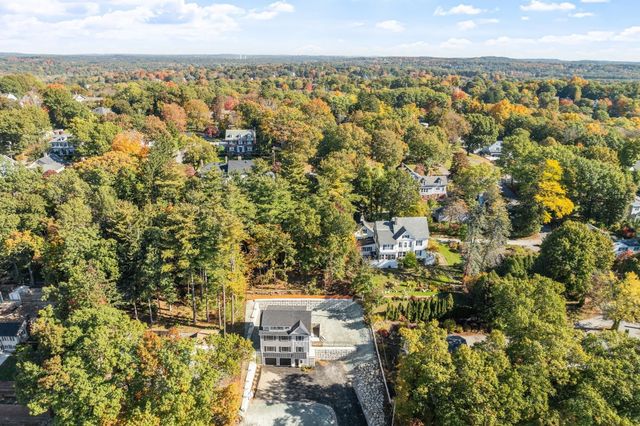 346 Rogers St, Lowell, MA 01852