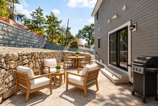 346 Rogers St, Lowell, MA 01852