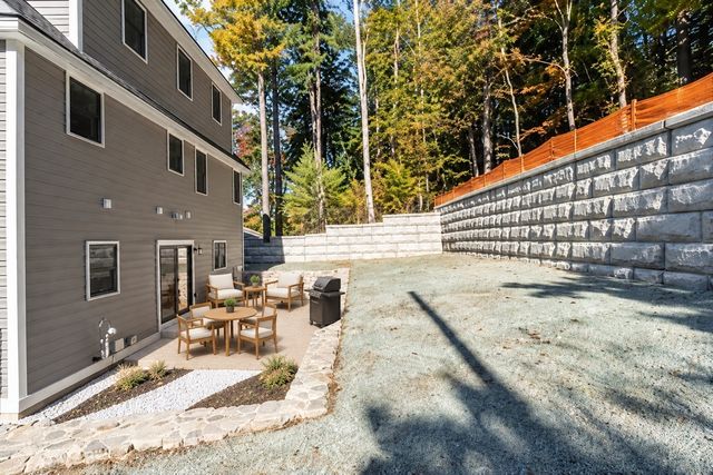 346 Rogers St, Lowell, MA 01852