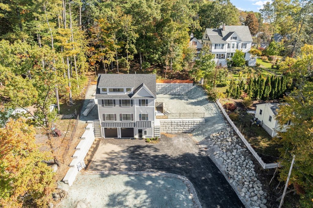 346 Rogers St, Lowell, MA 01852