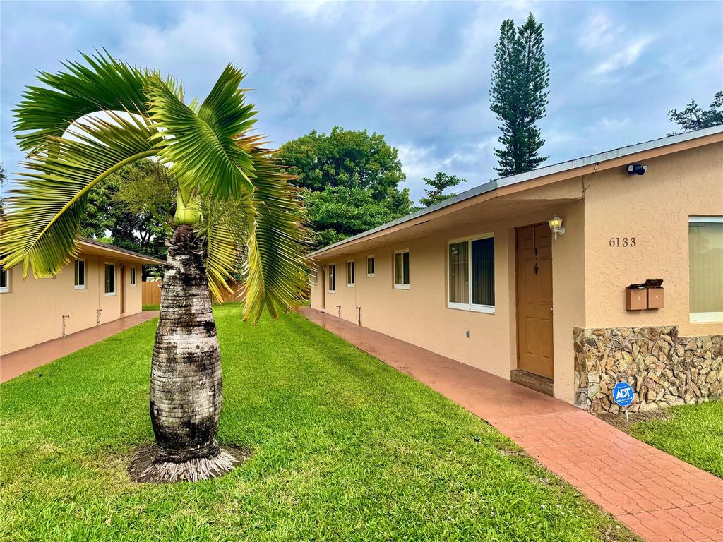 6133 Buchanan Street 2, Hollywood, FL 33024