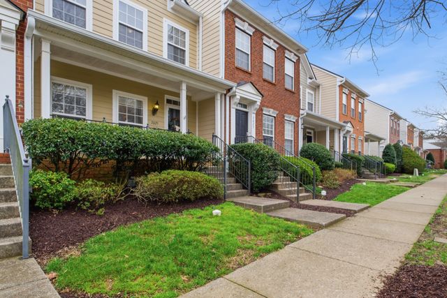 7025 Sunnywood Dr, Nashville, TN 37211