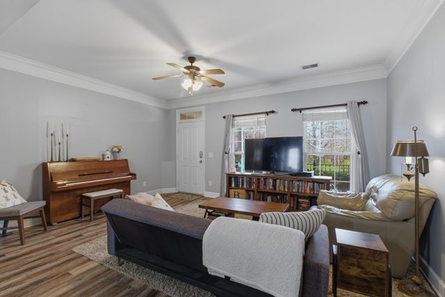 7025 Sunnywood Dr, Nashville, TN 37211