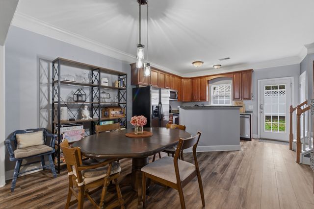 7025 Sunnywood Dr, Nashville, TN 37211