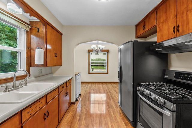 337 N 110th STREET, Wauwatosa, WI 53226