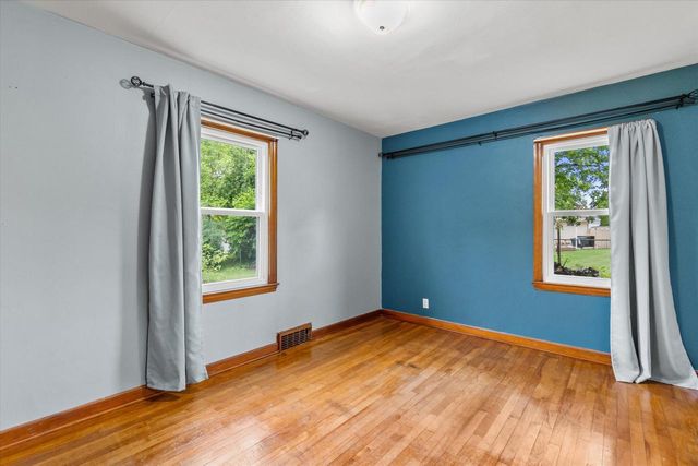 337 N 110th STREET, Wauwatosa, WI 53226