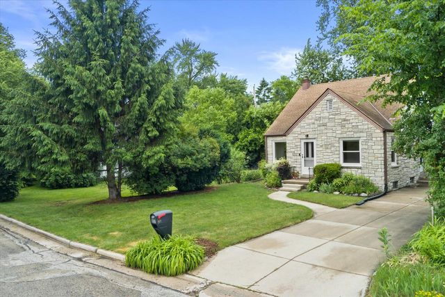 337 N 110th STREET, Wauwatosa, WI 53226