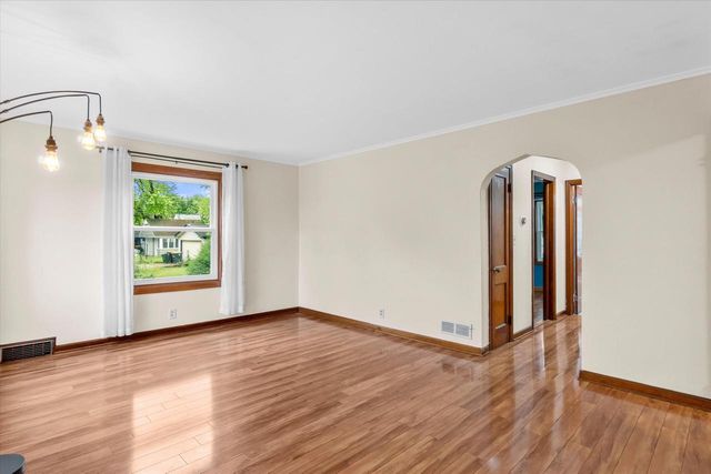 337 N 110th STREET, Wauwatosa, WI 53226
