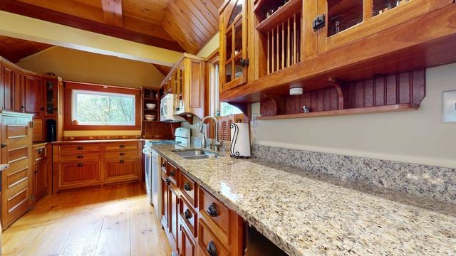26 Apple Tree Road, Fairfax, VT 05454