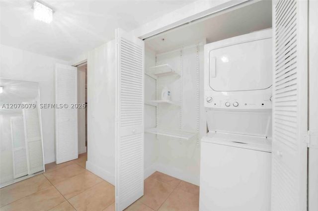 41 SE 5th St 408, Miami, FL 33131