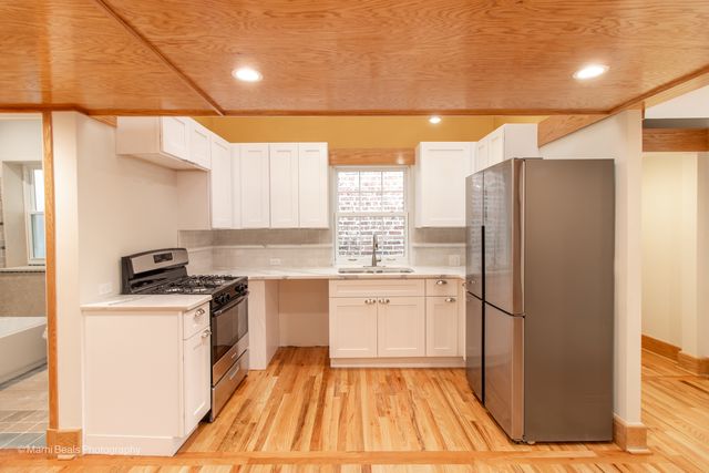 6334 S Saint Lawrence Avenue, Chicago, IL 60637
