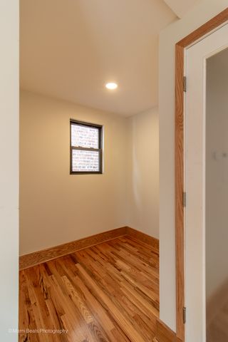 6334 S Saint Lawrence Avenue, Chicago, IL 60637
