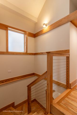 6334 S Saint Lawrence Avenue, Chicago, IL 60637