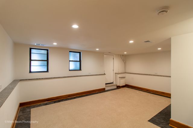 6334 S Saint Lawrence Avenue, Chicago, IL 60637