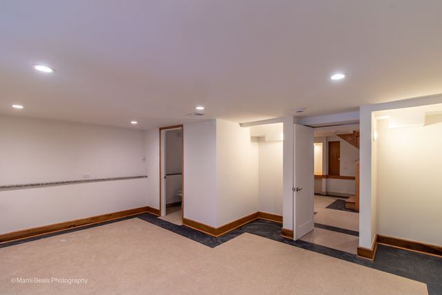 6334 S Saint Lawrence Avenue, Chicago, IL 60637