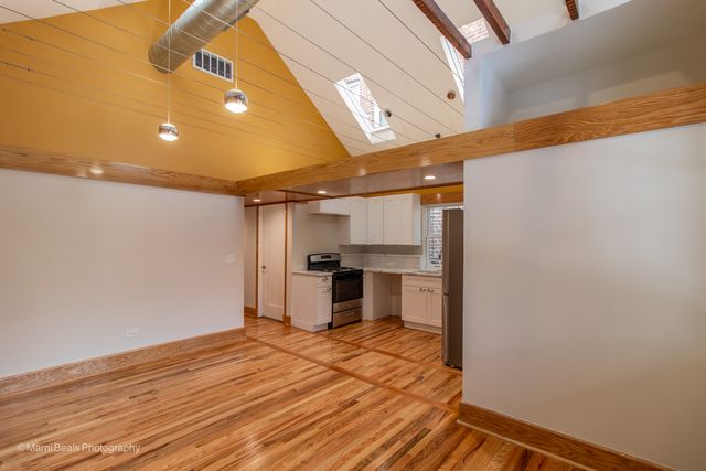 6334 S Saint Lawrence Avenue, Chicago, IL 60637