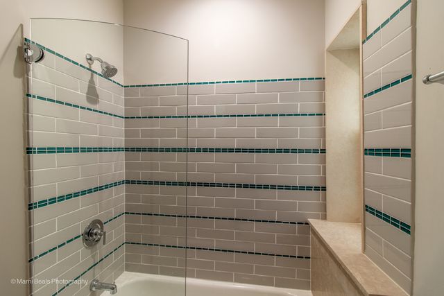 6334 S Saint Lawrence Avenue, Chicago, IL 60637