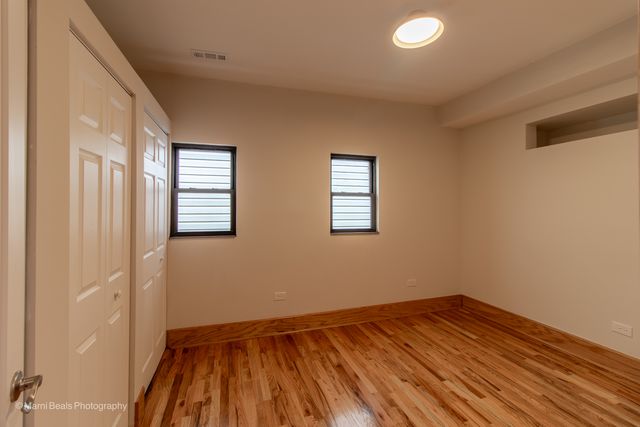 6334 S Saint Lawrence Avenue, Chicago, IL 60637