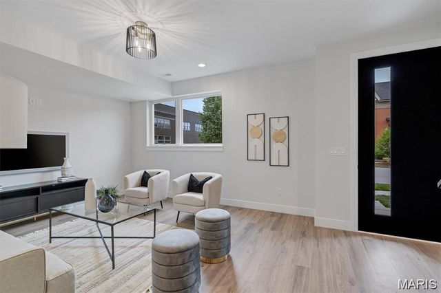 513 Whittier Street, St Louis, MO 63108