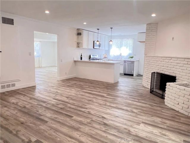 6141 Dalecrest Avenue, Woodland Hills, CA 91367