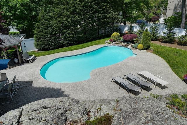 28 Edgemere St, Melrose, MA 02176