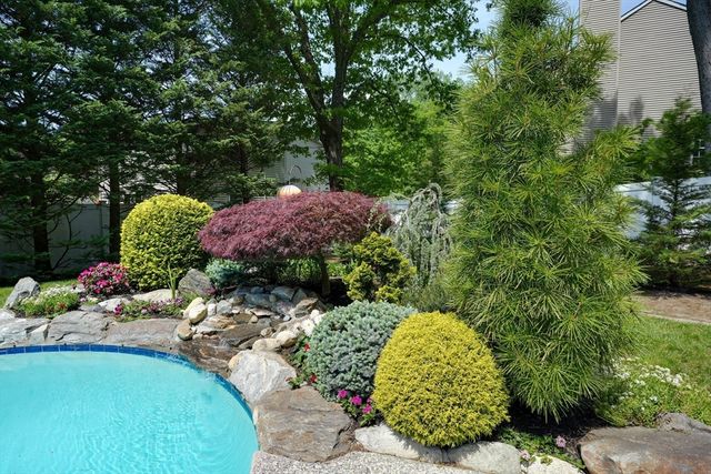 28 Edgemere St, Melrose, MA 02176