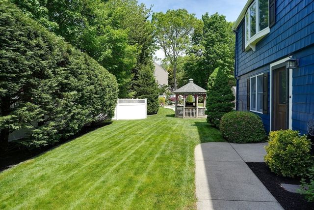 28 Edgemere St, Melrose, MA 02176