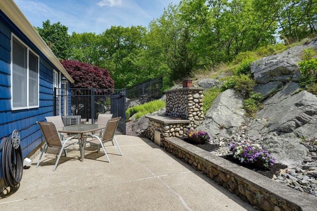 28 Edgemere St, Melrose, MA 02176