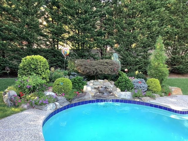 28 Edgemere St, Melrose, MA 02176