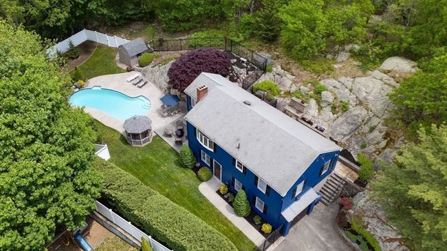 28 Edgemere St, Melrose, MA 02176