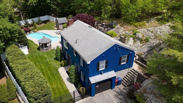 28 Edgemere St, Melrose, MA 02176