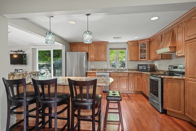 28 Edgemere St, Melrose, MA 02176