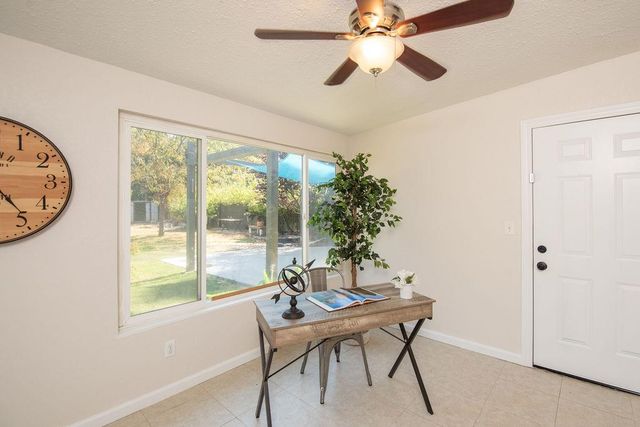 2034 Coley Ave, Escalon, CA 95320