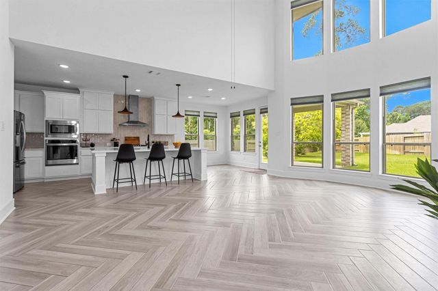 634 Cibolo Creek Drive, Conroe, TX 77304