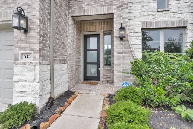 634 Cibolo Creek Drive, Conroe, TX 77304