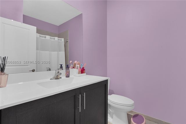 550 NE 207th St, Miami, FL 33179