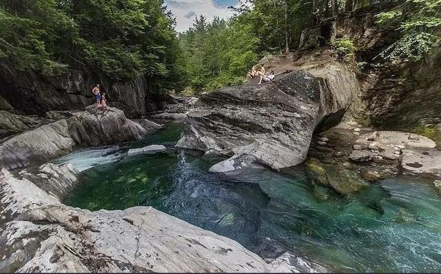 535 Sylvan Park Road A, Stowe, VT 05672