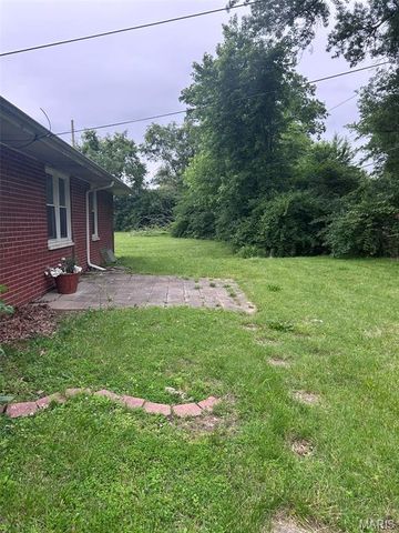1814 N Belt E, Belleville, IL 62221