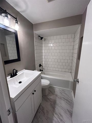 1814 N Belt E, Belleville, IL 62221