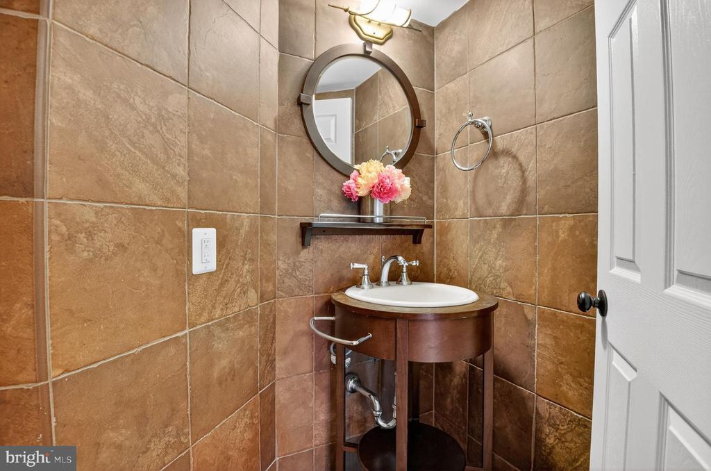 1099 22ND ST NW #304, Washington, DC 20037