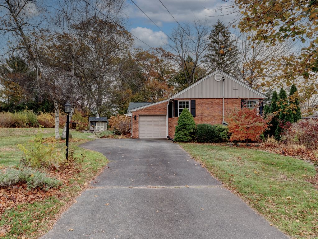 27 Crown Street, Vernon, CT 06066