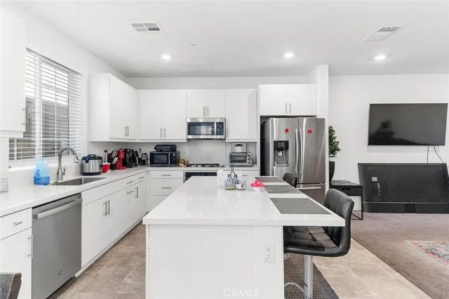 16584 Poppy Seed Lane, Fontana, CA 92336