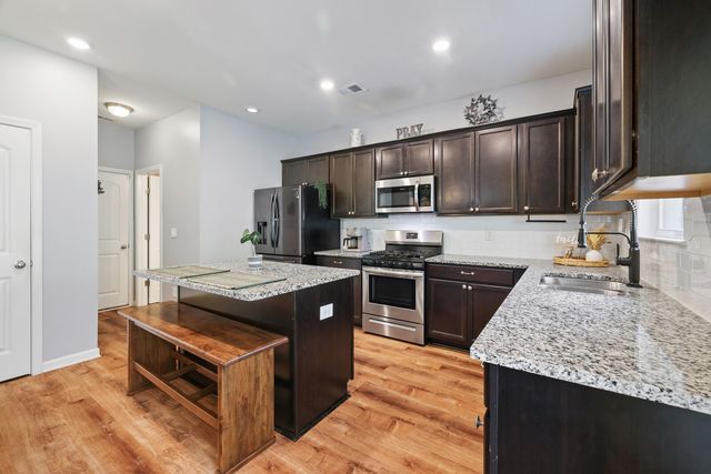 541 Burchell Ln, Columbia, TN 38401