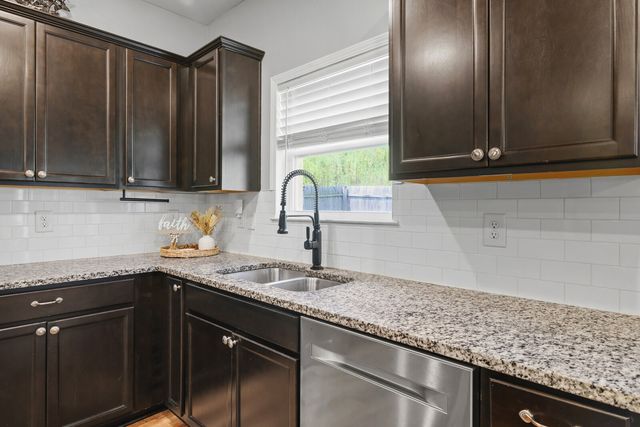 541 Burchell Ln, Columbia, TN 38401