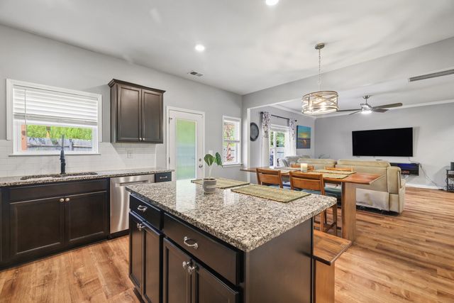 541 Burchell Ln, Columbia, TN 38401