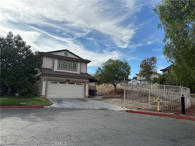 832 S Rexford, Rialto, CA 92376