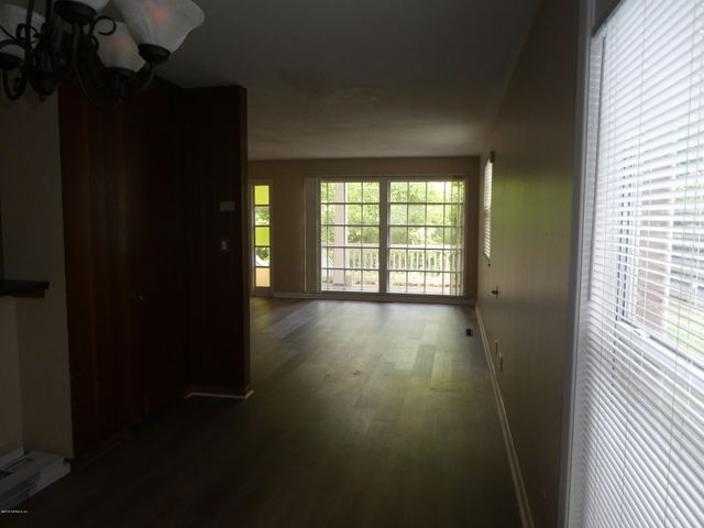 1687 GLENDALE Road, Jacksonville, FL 32216