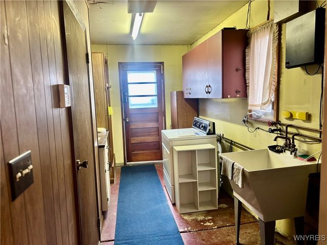 33 Campus Drive North, Amherst, NY 14226