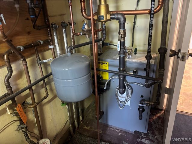 33 Campus Drive North, Amherst, NY 14226