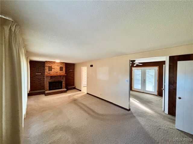 33 Campus Drive North, Amherst, NY 14226